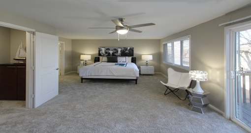 king size bedroom