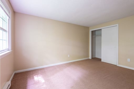 Taymil Yarmouth Green Bedroom Interior