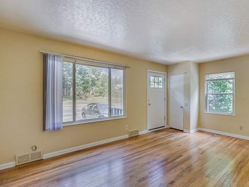 Spacious Living room in East Lansing Apartments near Michigan State University | MSU Houses
