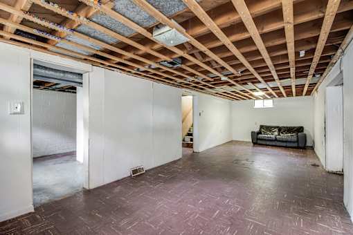 Spacious Living room in East Lansing Apartments near Michigan State University | MSU Houses