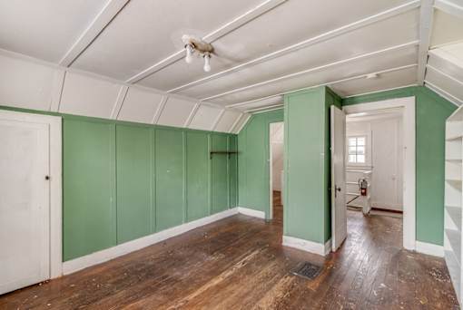 Spacious Living room in East Lansing Apartments near Michigan State University | MSU Houses