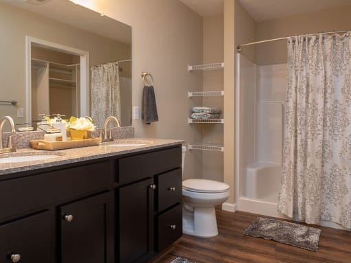 Monroe North Carolina Apartment Rentals Redwood Living Redwood Monroe Bathroom