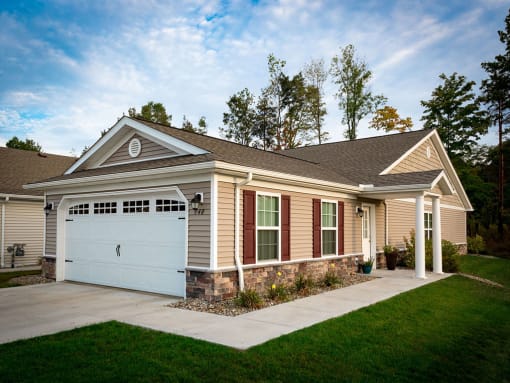 Monroe North Carolina Apartment Rentals Redwood Living Redwood Monroe Exterior Neighborhood Setting
