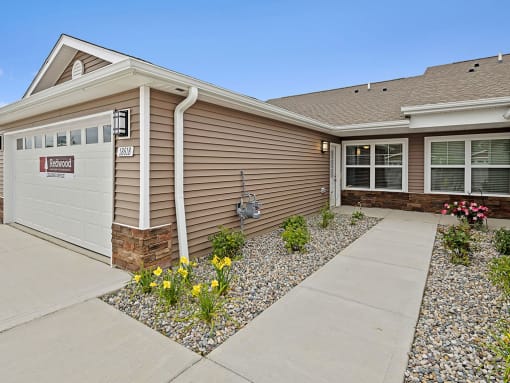 Charlotte North Carolina Apartment Rentals Redwood Living Redwood Charlotte Ridge Road Exterior Neighborhood Setting