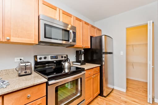 Sheridan Plaza Kitchen