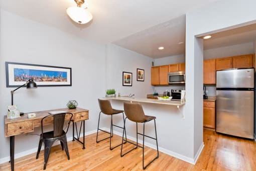 Sheridan Plaza Kitchen & Dining Room