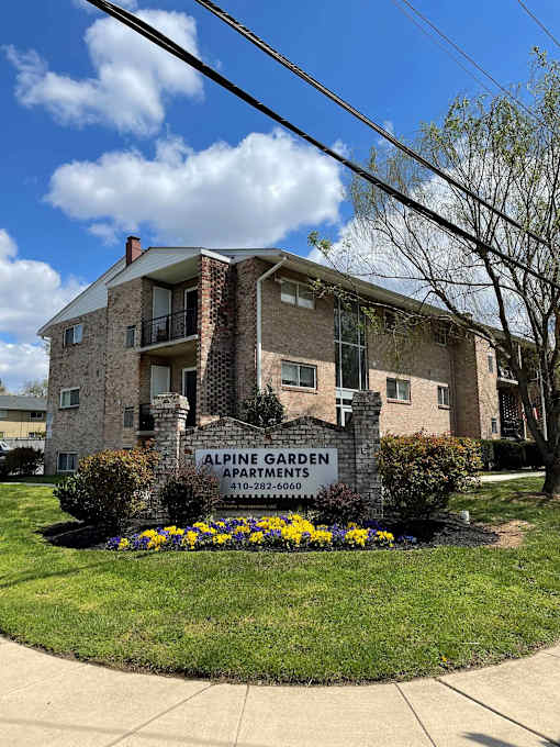 Alpine Garden Apartments Exterior