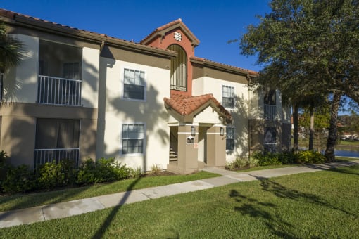 The Landings at Boot Ranch | Palm Harbor FL | Building Exterior