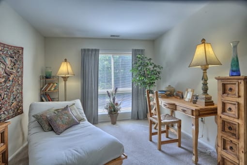2nd bedroom