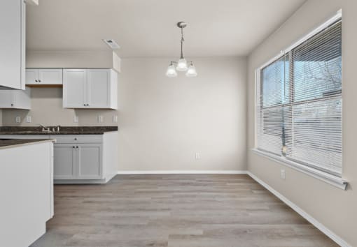 Dining Area at Osage Creek, Rogers, AR