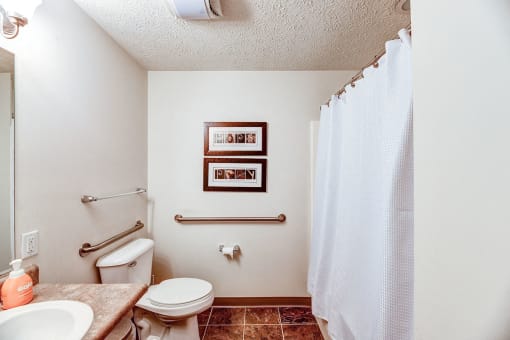 Monarch bathroom
