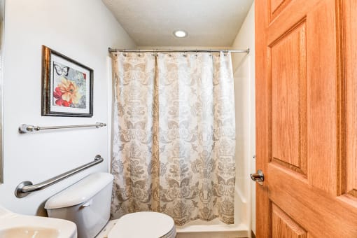 Monarch bathroom