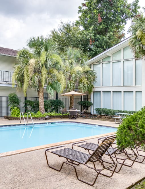 Whispering Oaks Pool