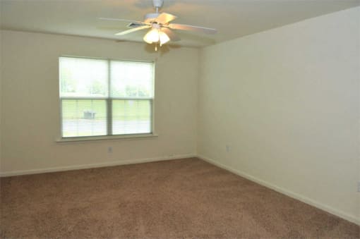 large master with ceiling fan