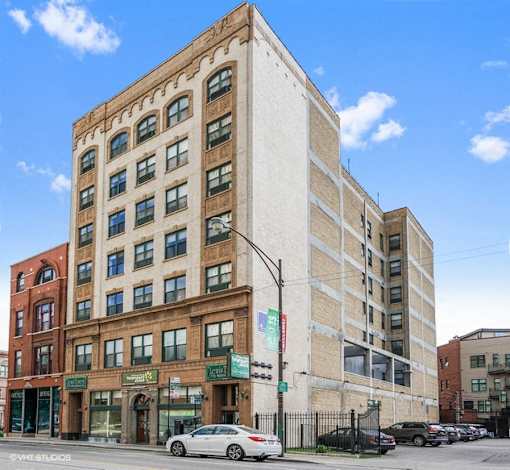 1170 N Milwaukee