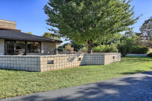 Brindle Terrace Courtyard in Mercersburg, PA | Brindle Terrace | Property Management, Inc.