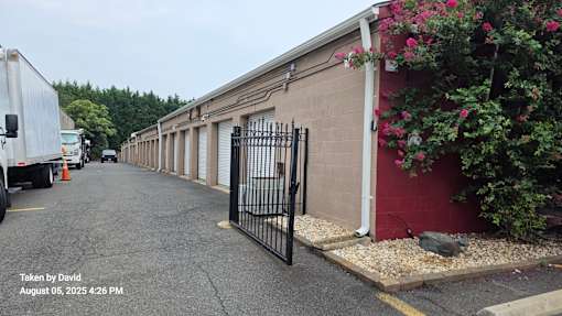 Fairfax Storage Left