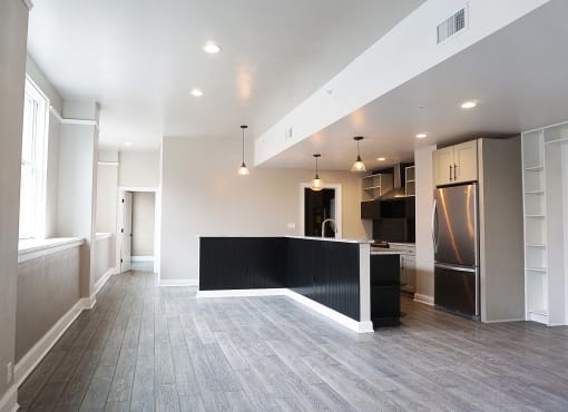 Onota Suite 201 - Common Space