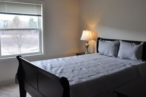 Large Bed at Stonefarm Apartments, Lebanon, NH