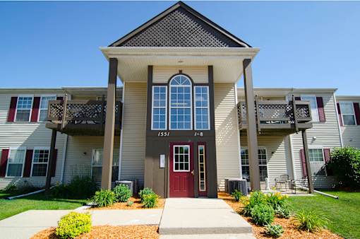 Exterior Eastwind Apartments in East Lansing Michigan