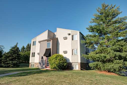 Exterior at Mason Hills Apartments in Mason, MI