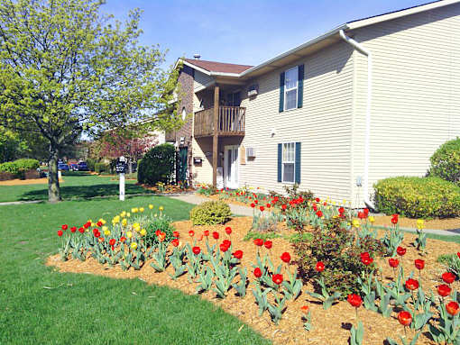 Exterior of Whispering Pines Apartments in Holland, Michigan
