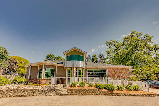 Leasing office and clubhouse  at Abbott Pointe Apartments in East Lansing, MI near Michigan State University