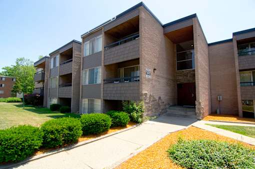 East Lansing Apartments Near Michigan State University | Americana B Apartments