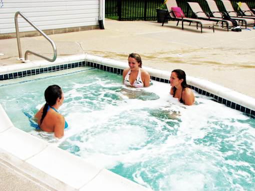 Hot Tub at Arbor Glen Apartments in East Lansing, MI near Michigan State University.