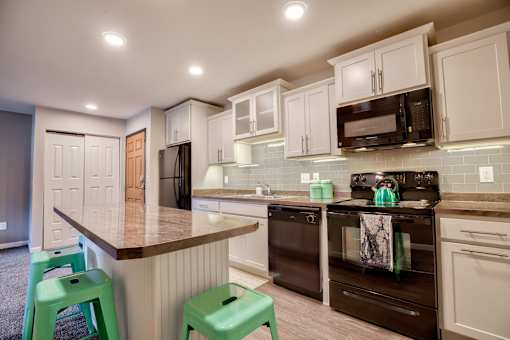 Spacious Kitchen at Berrytree Apartments in East Lansing Mi | Near Michigan State University