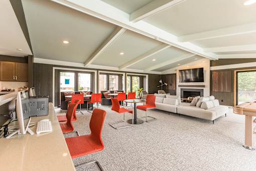 East Lansing Apartments | Carriage Hill East Apartments and Townhomes
