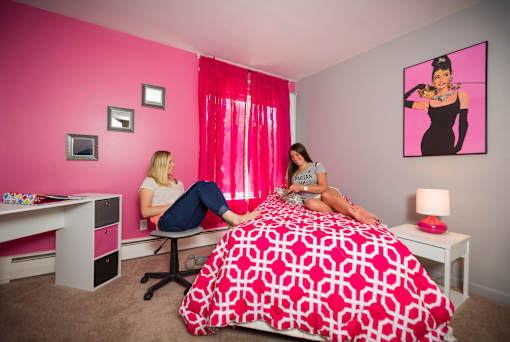 East Lansing Apartments near Michigan State University | Collingwood Apartments