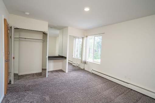 Spacious bedrooms in East Lansing Apartments near Michigan State University | Eden Roc