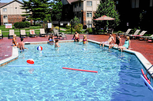 Apartments in East Lansing near Michigan State University | Glenwood