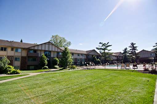Apartments in East Lansing near Michigan State University | Glenwood