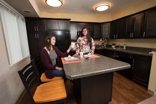 Spacious Kitchen in East Lansing Apartments near Michigan State University | Glenwood