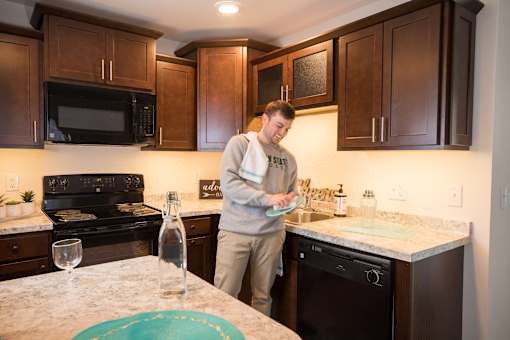 Spacious Kitchen in East Lansing Apartments near Michigan State University | North Pointe