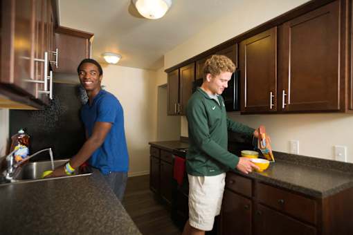 Spacious Kitchen in East Lansing Apartments near Michigan State University | Oakridge
