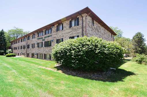 Exterior Stoneridge Apartments in East Lansing Michigan