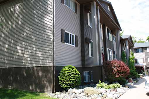 Exterior at Summerhill Estates Apartments in Lansing, MI