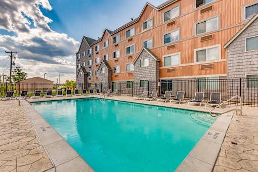 East Lansing Apartments near Michigan State University | The Oaks Apartments