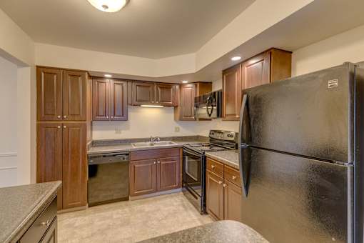 Spacious Kitchen in East Lansing Apartments near Michigan State University | The Pines