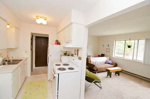 Spacious Kitchen and Living room in East Lansing Apartments near Michigan State University | Valley Forge