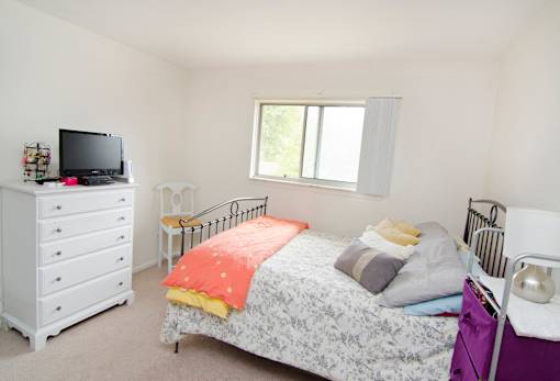 Spacious bedrooms in East Lansing Apartments near Michigan State University | Valley Forge