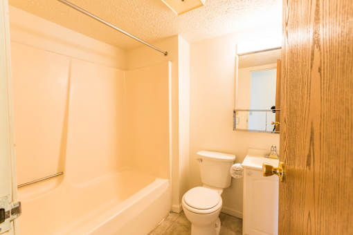 East Lansing Apartments near Michigan State University | Waters Edge Apartments