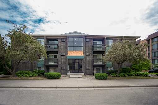 East Lansing Apartments near Michigan State University | Waters Edge Apartments