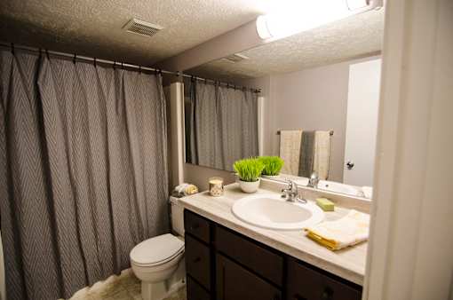 East Lansing Apartments near Michigan State University | Woodbrook Village Apartments