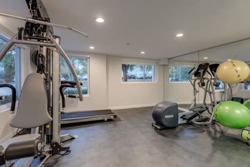 Fitness Center at Sir Gallahad Apartment Homes, Bellevue, WA, 98004