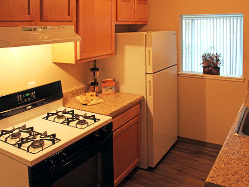 Electric Range In Kitchen at Willoughby Hills Towers, Ohio, 44092