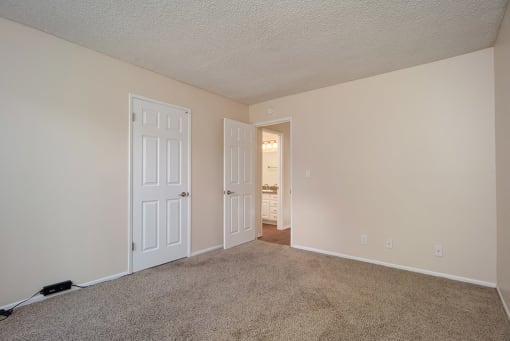 Relaxing Resident Lounge at St. Charles Oaks Apartments, California